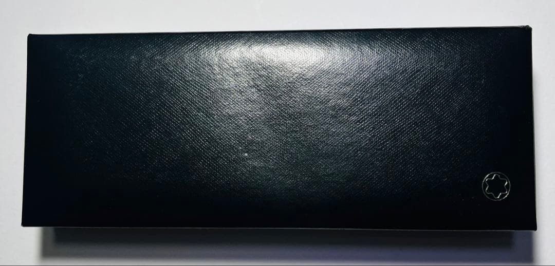 MONTBLANCモンブラン ボールペン 黒 ネーム入り 箱付き