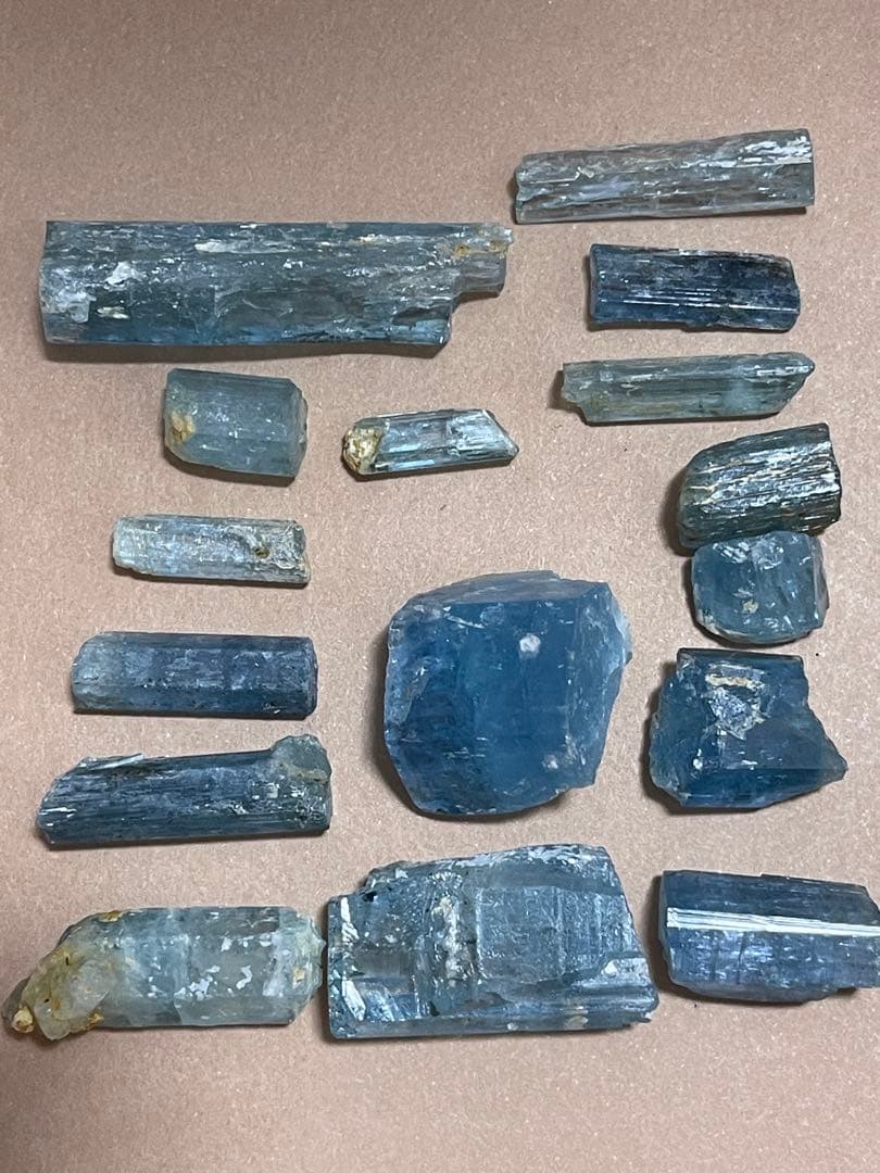 天然アクアマリン　ベトナム産　313.85 ct