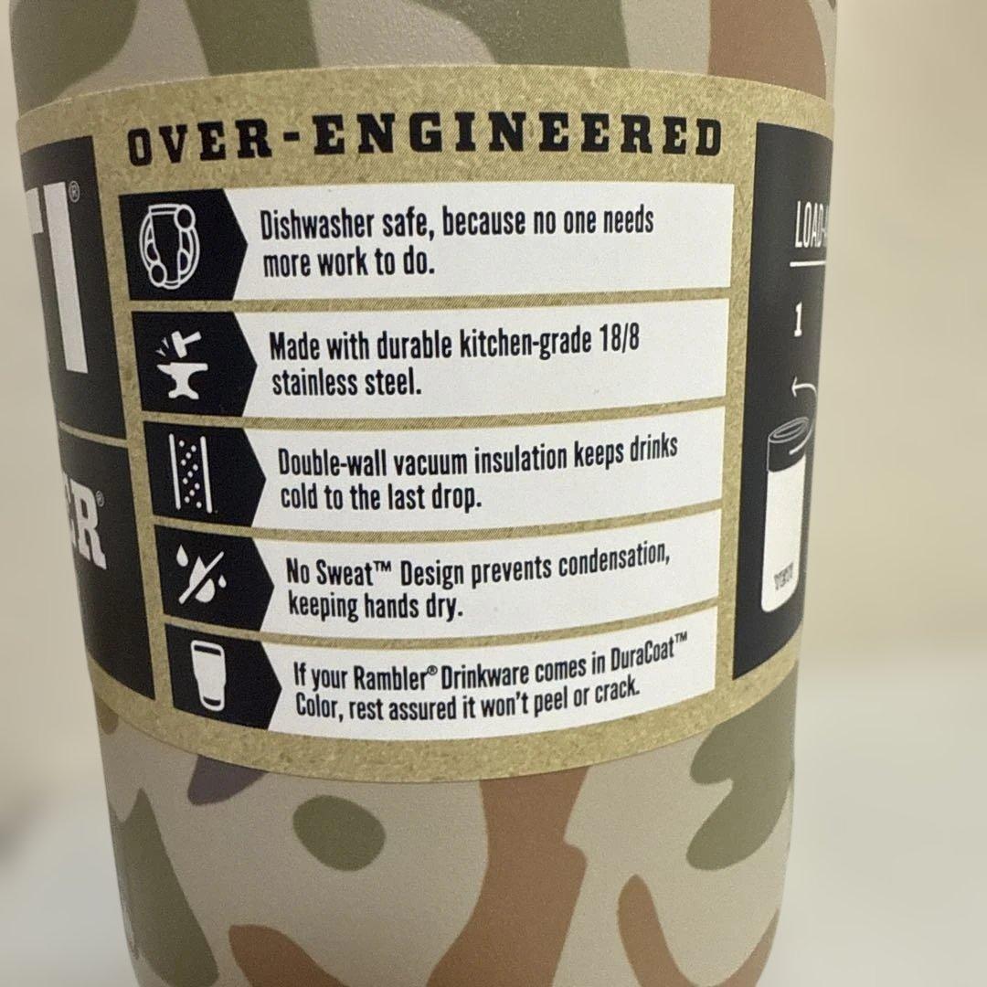 YETI Rambler Colster 缶クーラーカモフラージュ