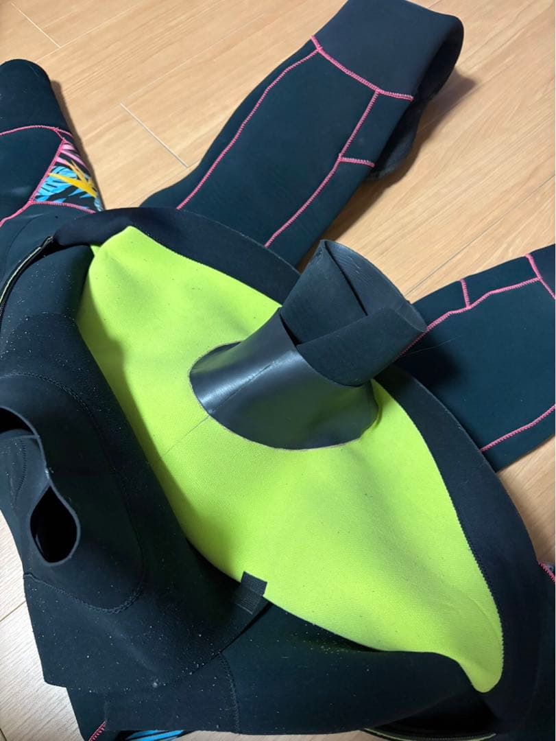 ビーウェットBEWET ドライスーツ レディース　スパイダー