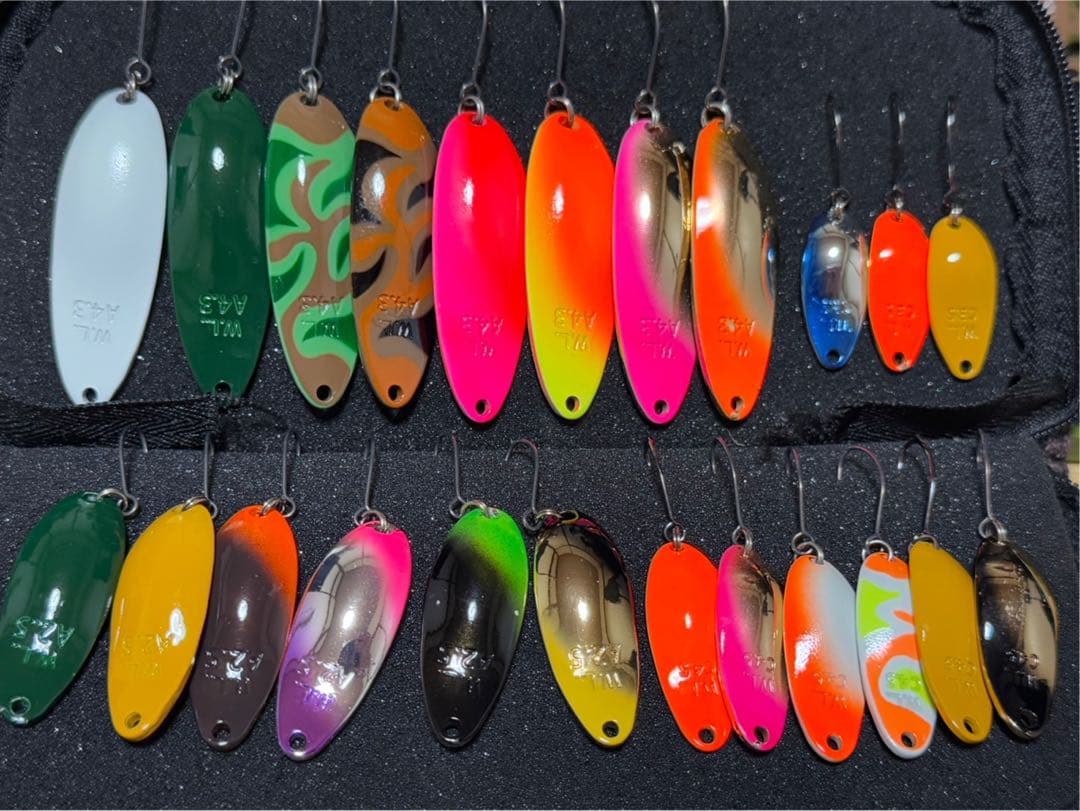 エリアトラウト 管釣り　プラグ56個スプーン101枚引退セット