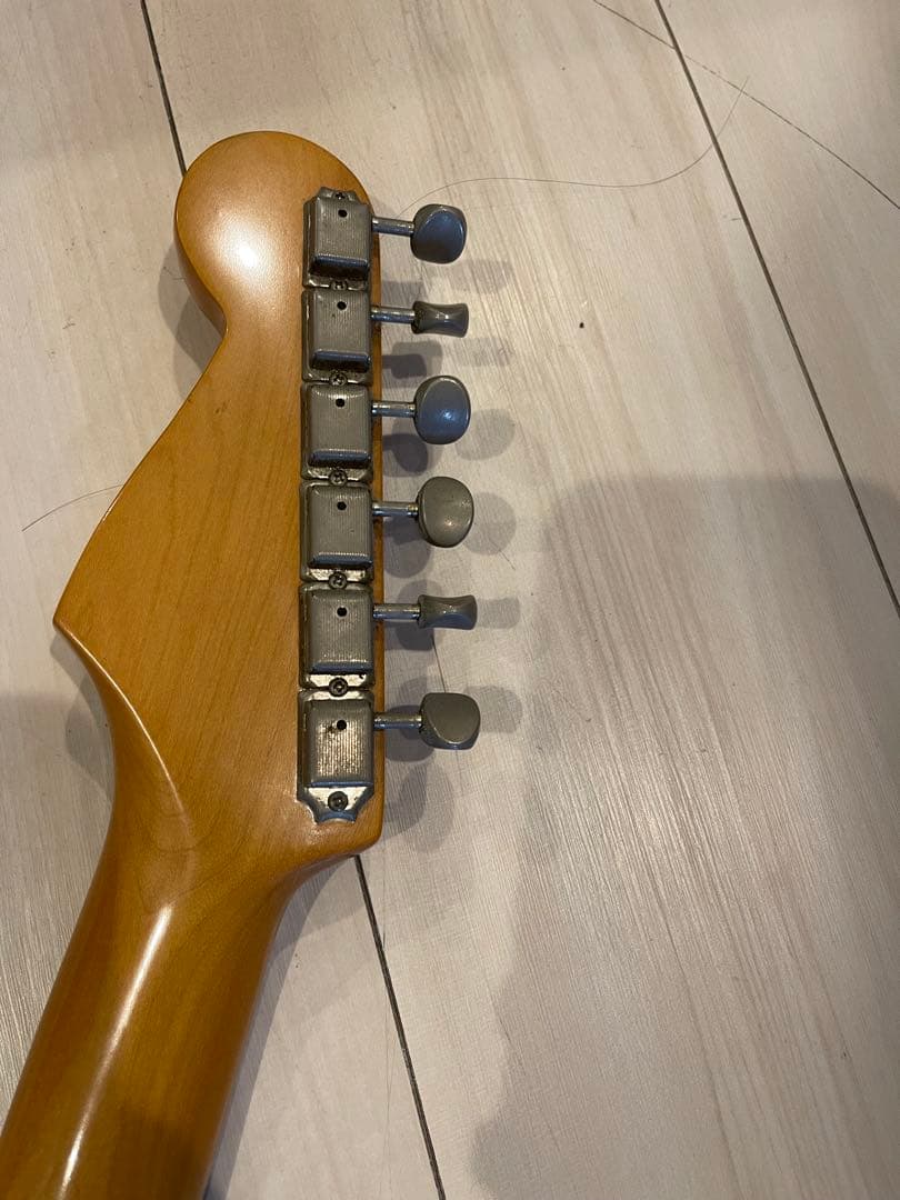 Fernandes ストラトキャスタータイプ エレキギター