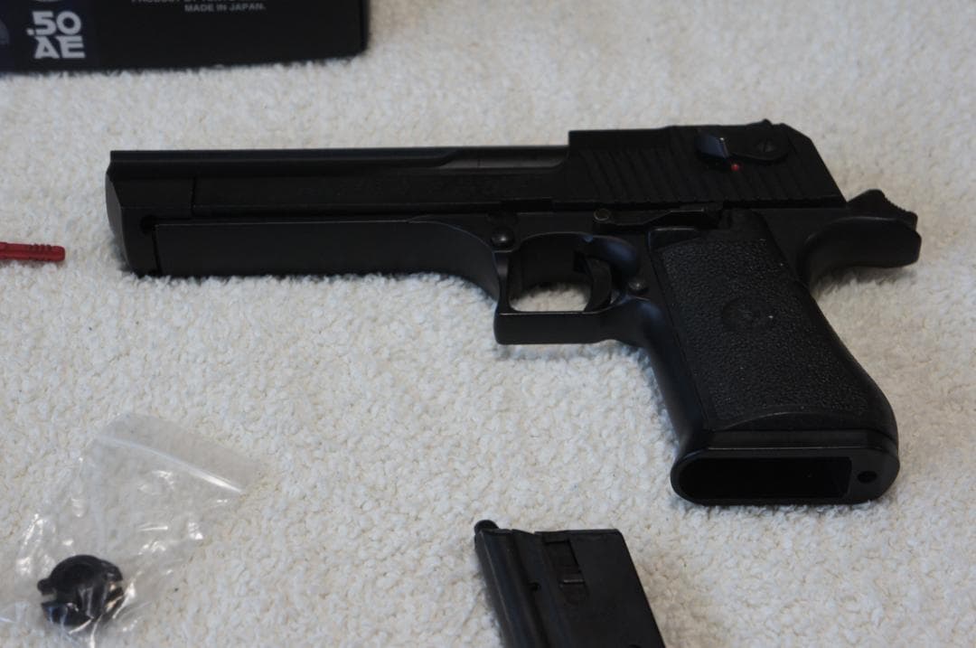 トイガン DESERT EAGLE 50AE & MP5 KurzA4