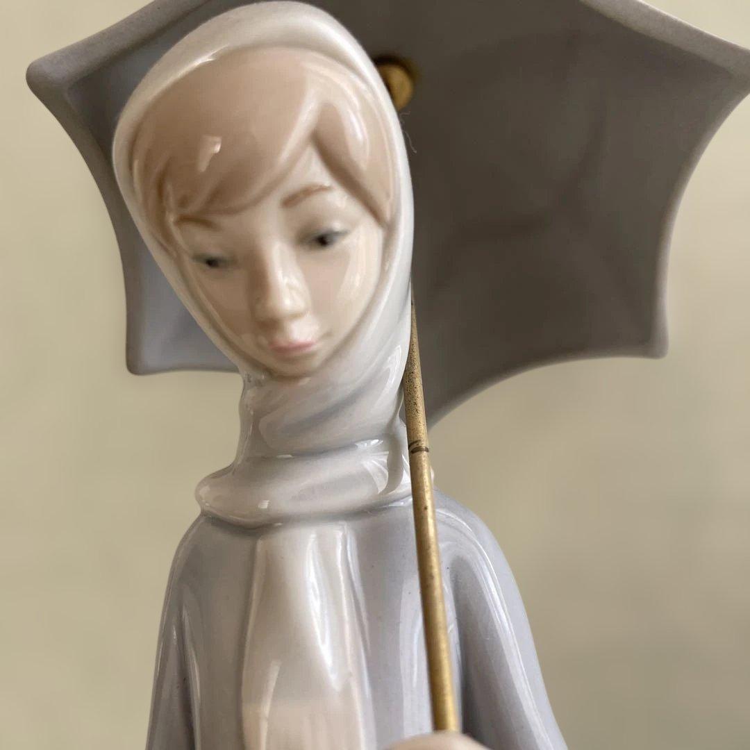 リヤドロ　傘を持つ少女とガチョウ