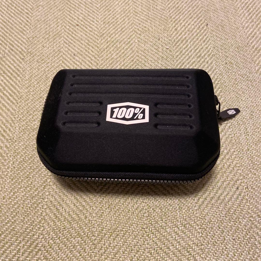 ワンハンドレッドサングラス　ラベンダー