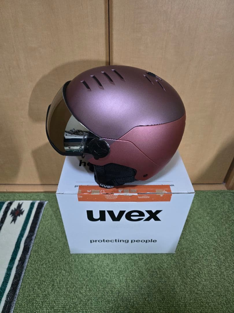 uvex スキー用ヘルメット 54-58 cm　バイザー付きヘルメット