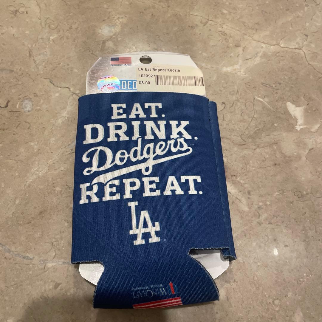 大谷翔平特集ありドジャースイヤーブック　2025 現地完売品　他缶クーラーなど