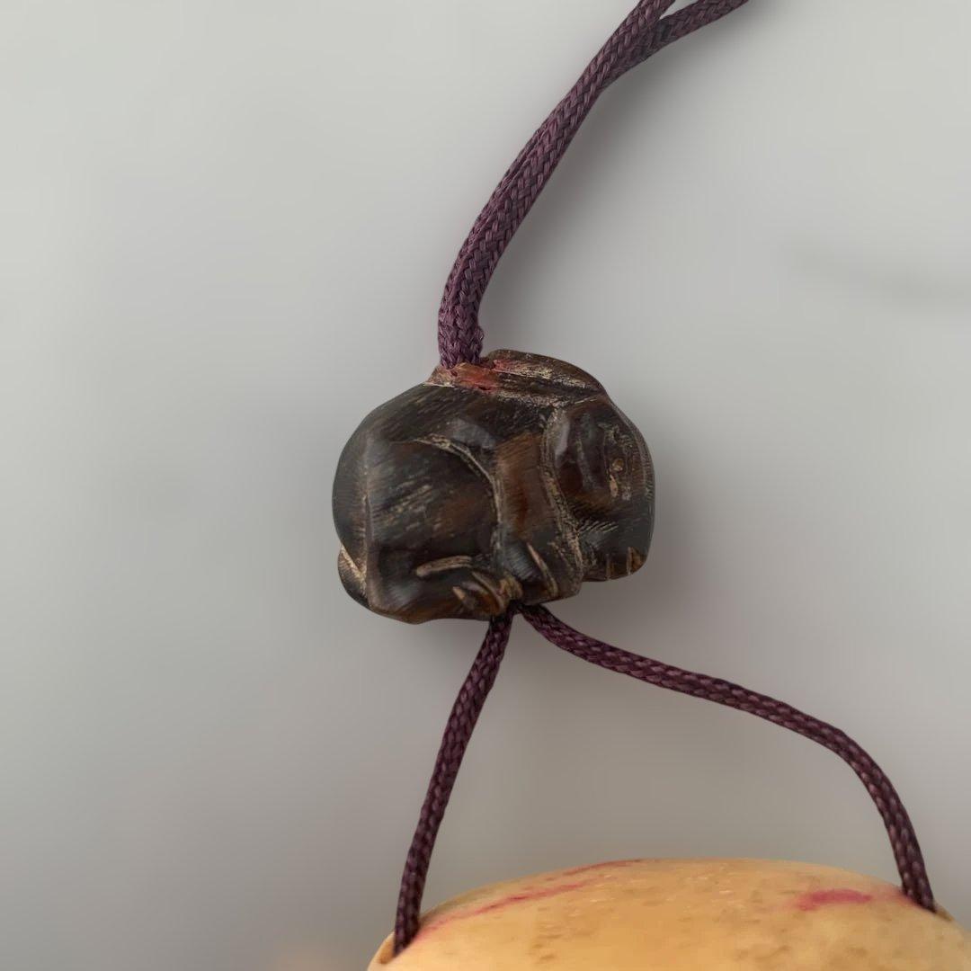 ウサギ彫刻印籠　縦6, 横4cm