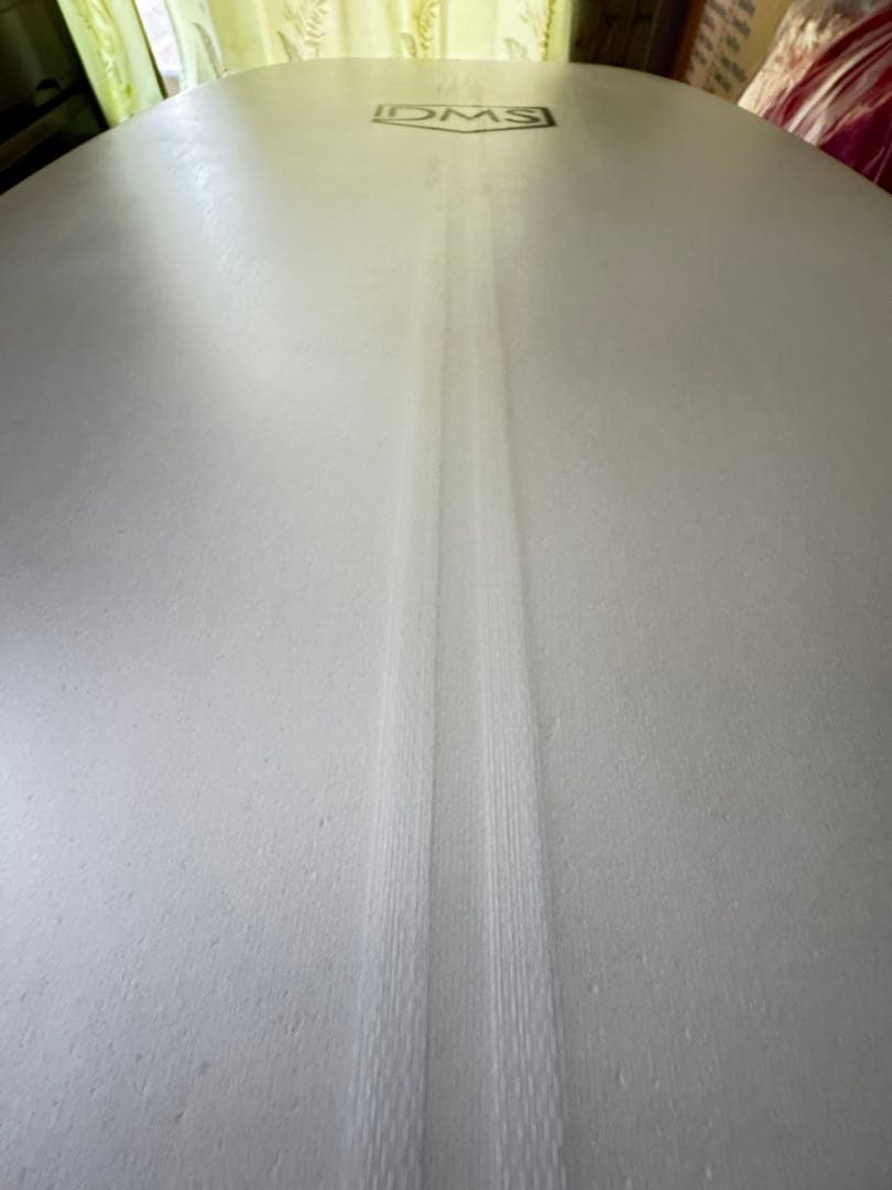 DMSサーフボードアーモンドモデル　EPS使用