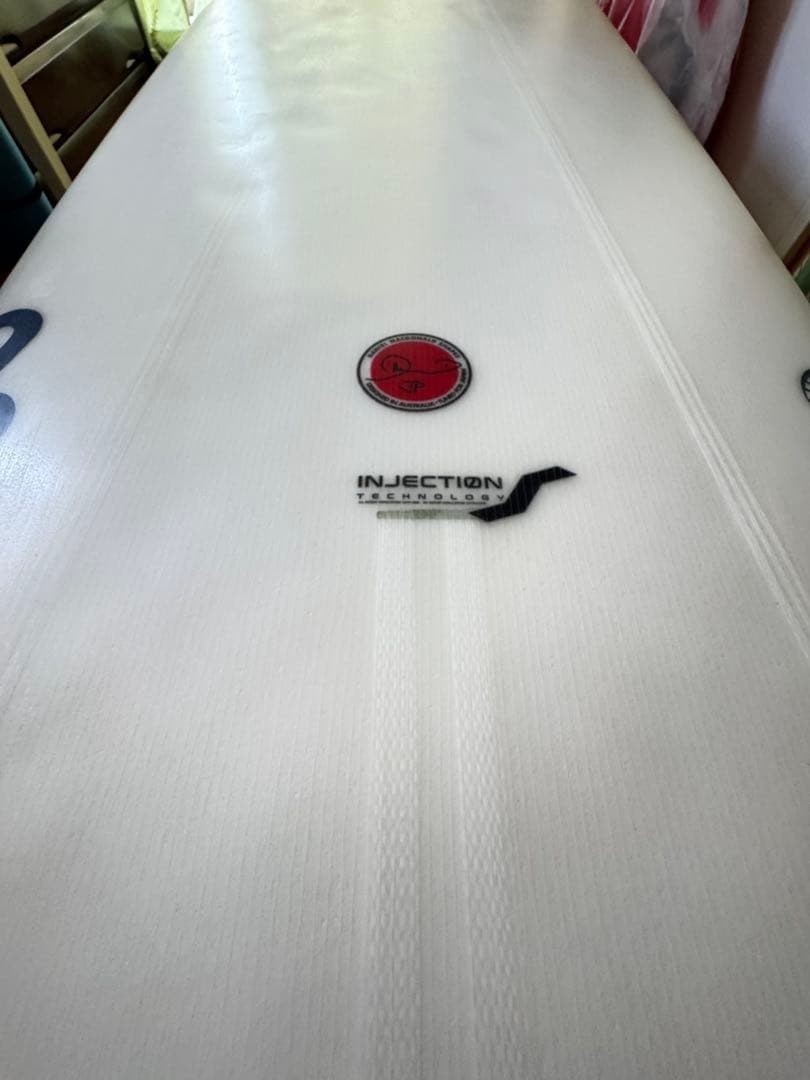 DMSサーフボードアーモンドモデル　EPS使用