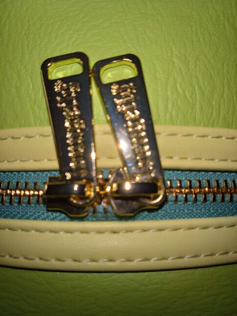 新品　アウラニ　オルメル　リュック　タグ付き