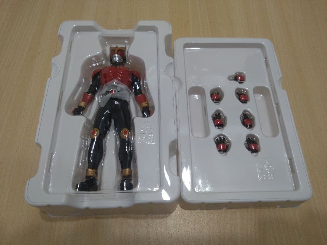 真骨彫製法　仮面ライダークウガ　store limited edition