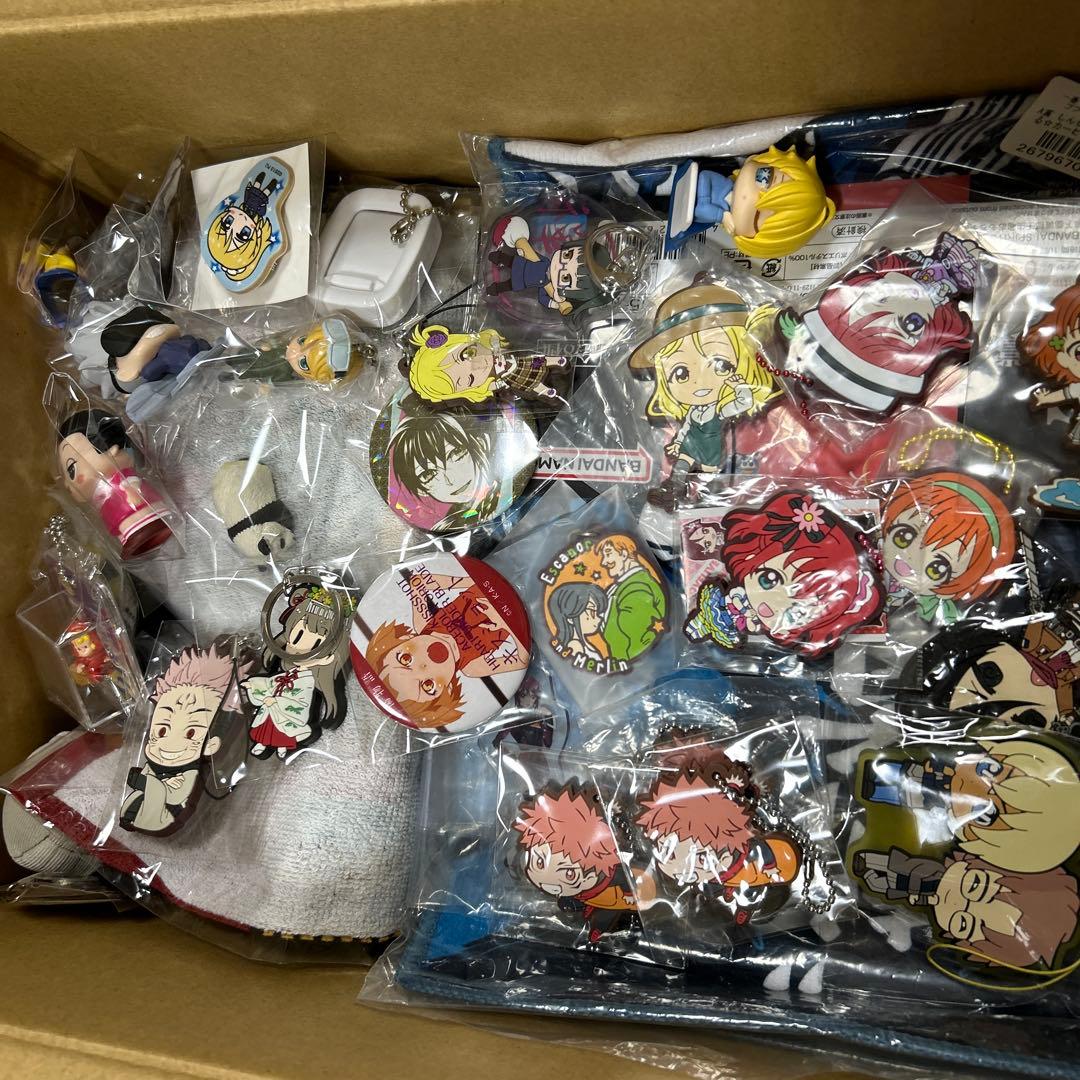 キャラクターグッズまとめ売り　漫画　アニメ　グッズ　セット　おまとめ　290個