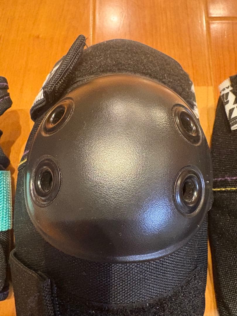 【M02】187 KILLER PADS 膝肘パッドセット