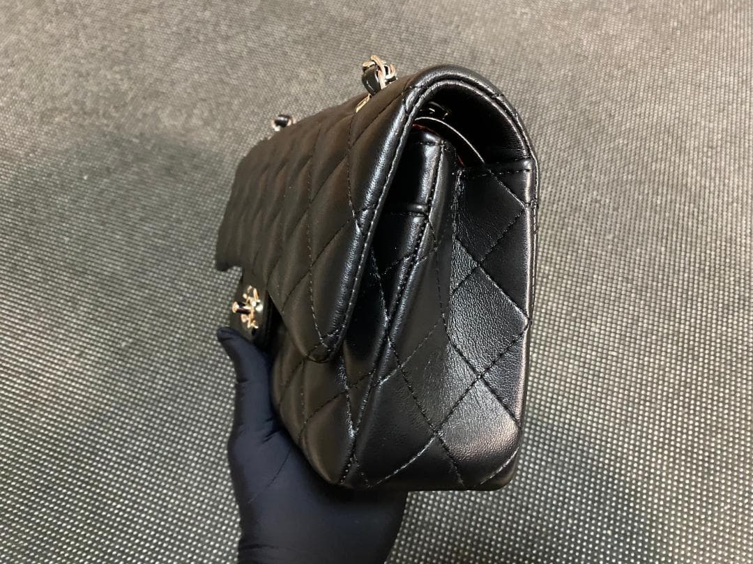 CHANEL ブラック キルティング ショルダーバッグ