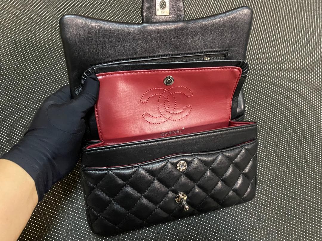 CHANEL ブラック キルティング ショルダーバッグ