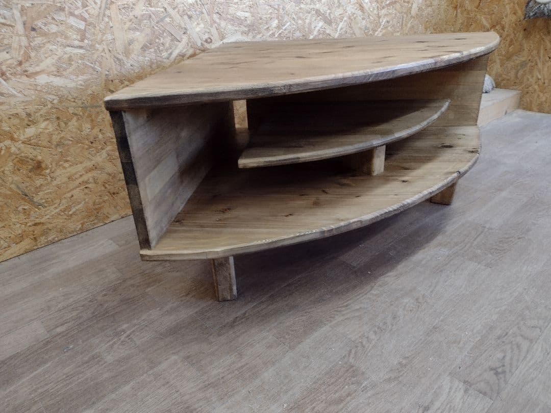 コーナーテレビボード