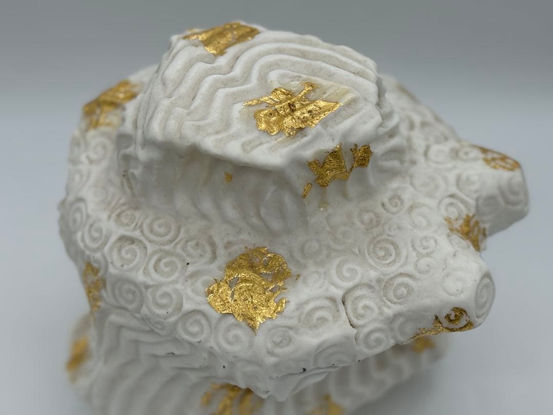 坂田甚内作　白釉金彩波紋　置物　名人作　送料込み250605