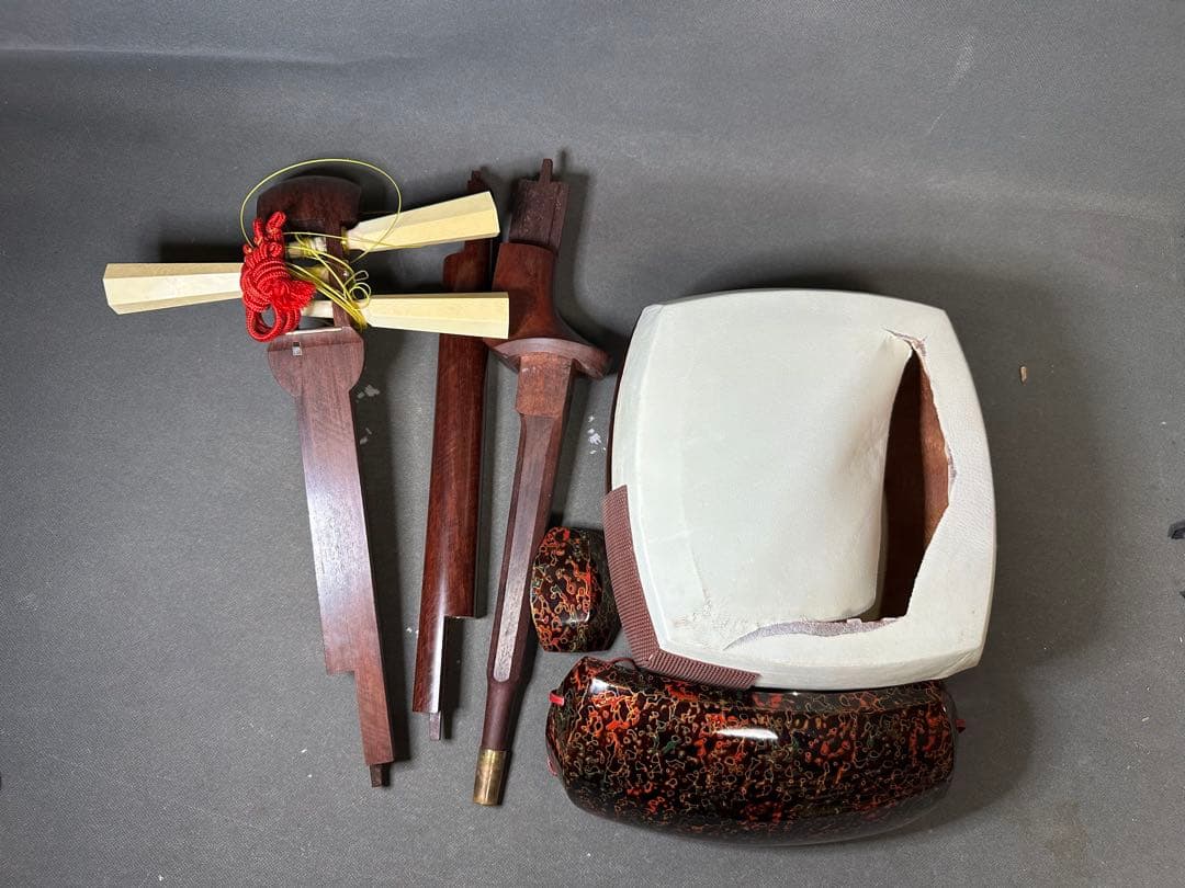 津軽三味線　太棹　紅木紫檀製　天然素材 　弦楽器　民謡 伝統楽器