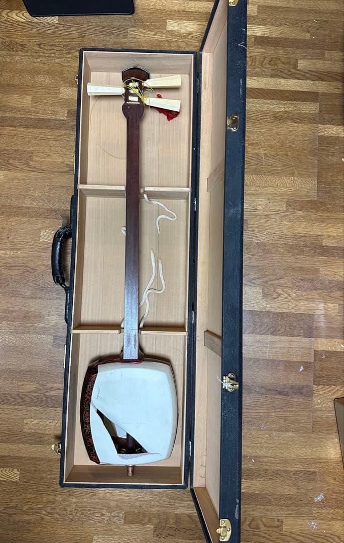 津軽三味線　太棹　紅木紫檀製　天然素材 　弦楽器　民謡 伝統楽器