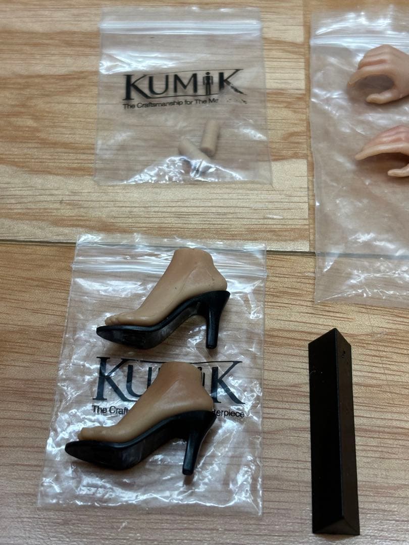 1/6 トゥームレイダー ララ・クロフト フィギュア