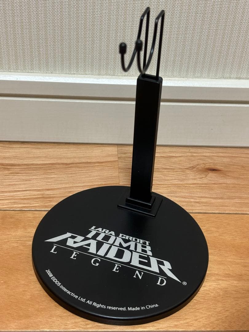 1/6 トゥームレイダー ララ・クロフト フィギュア