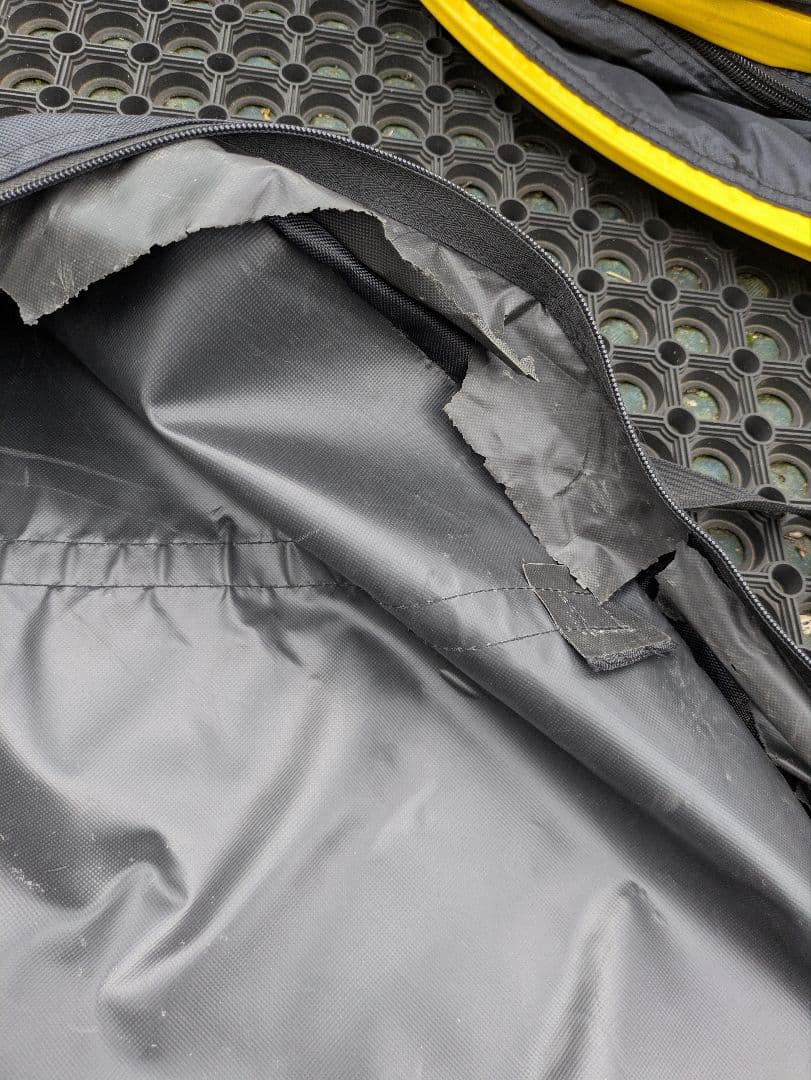 カースル　キューブ型テントMOGICS カーサイドテント 黒　直接受け渡し限定