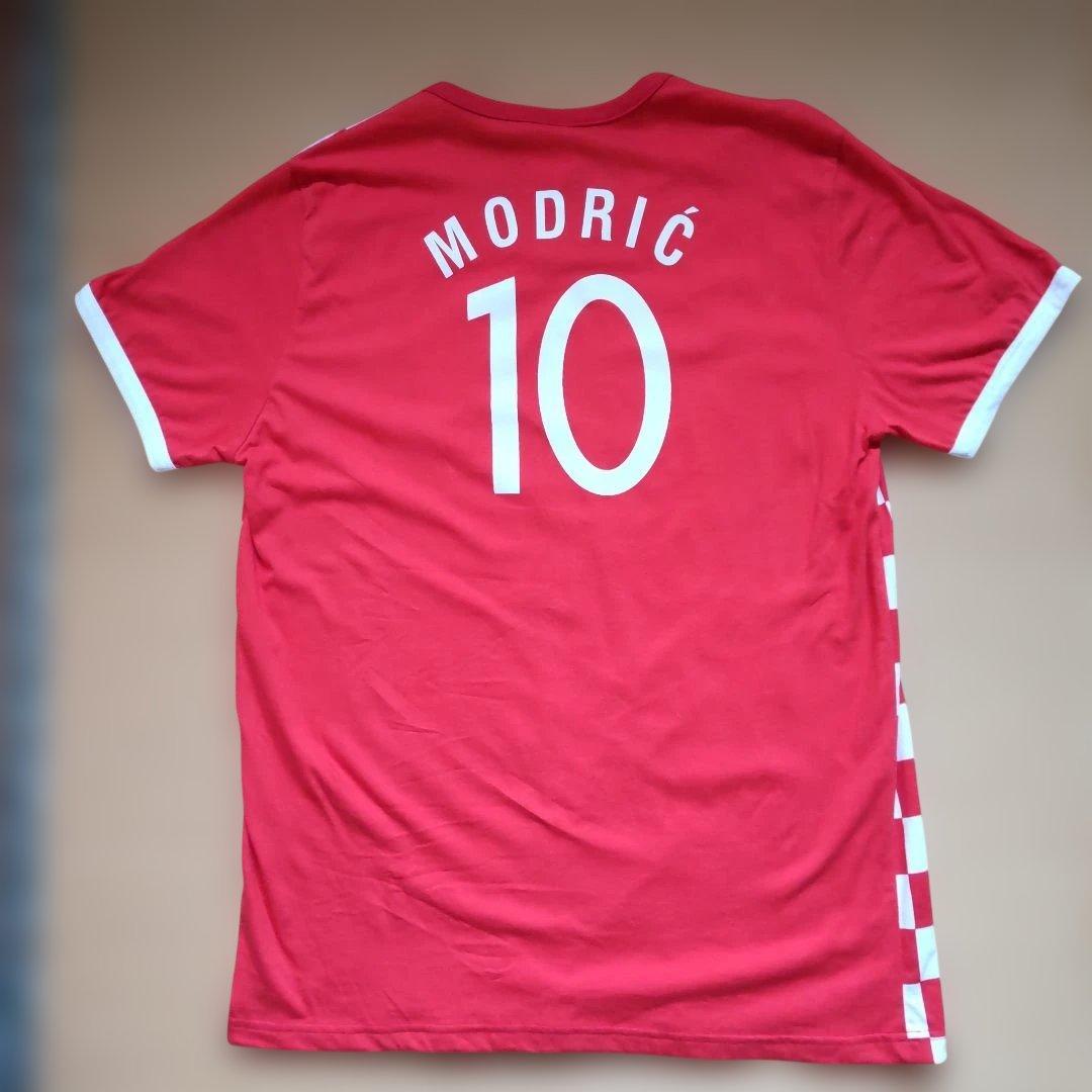 モドリッチ　クロアチア代表 シャツ　タグ付き　クロアチア製