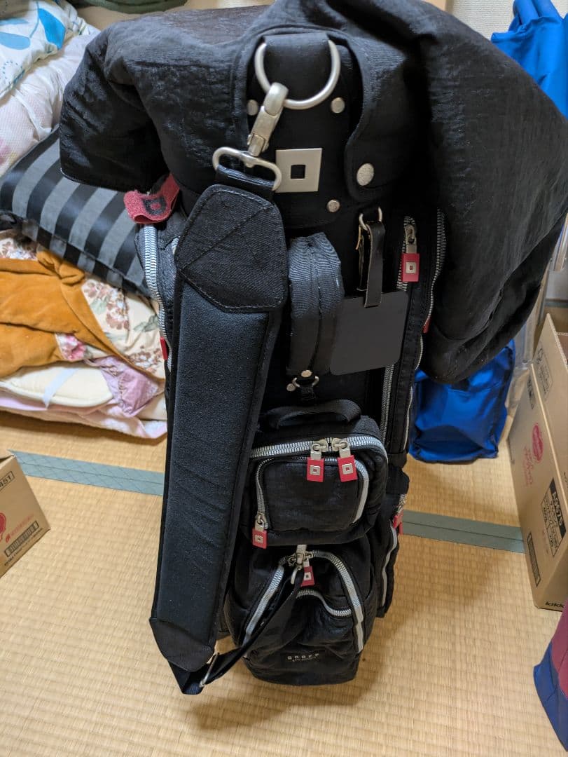 ゴルフキャディバッグ onoff製　美品　黒と赤のコンビネーション