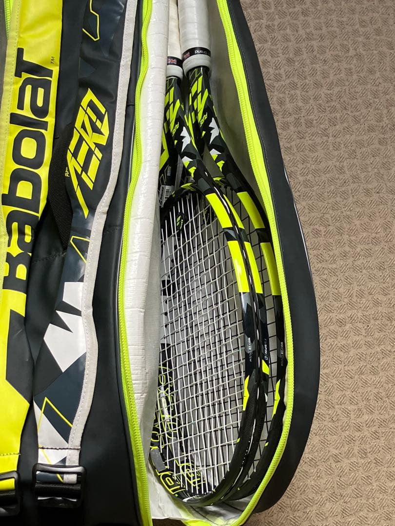 バボラ　ピュアアエロチーム2本　ラケットバックセット
