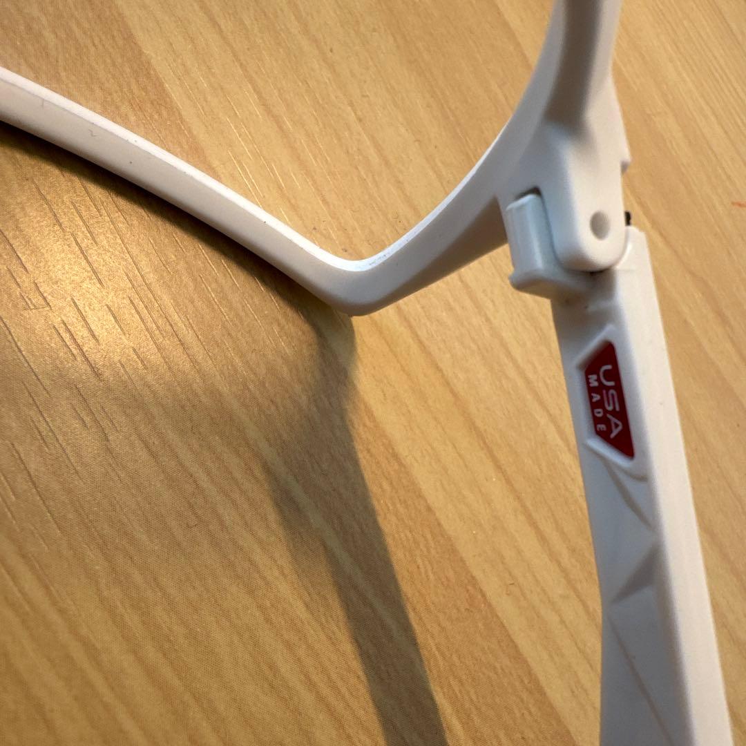 Oakley sutro(スートロ)ホワイト