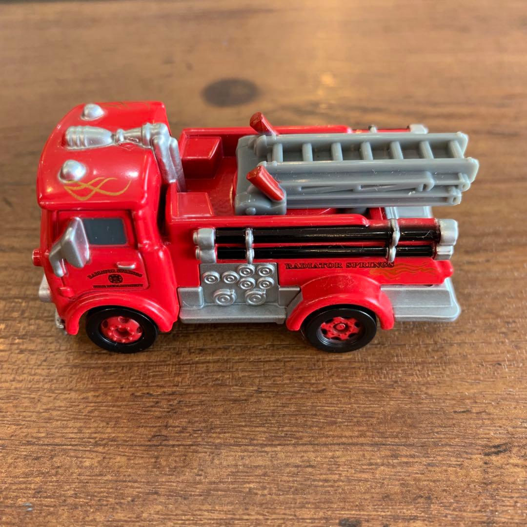 カーズ　トミカ　dカプセル　4種　開封済み　美品　4種