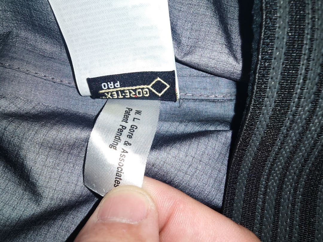 SALOMON S/LAB QST ジャケット Lサイズ