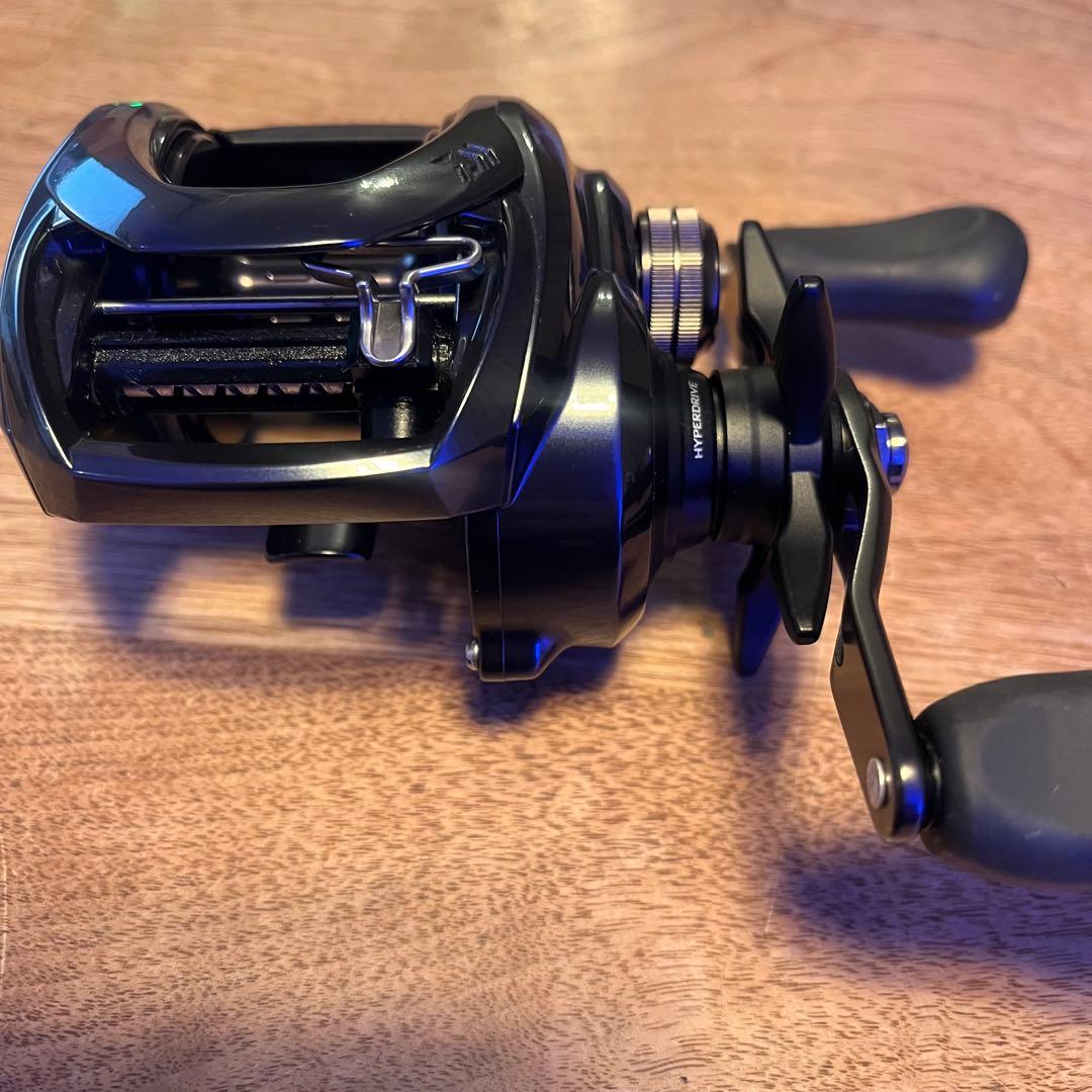 ダイワ TATULA400（タトゥーラ400）8.1L左巻き バス釣り