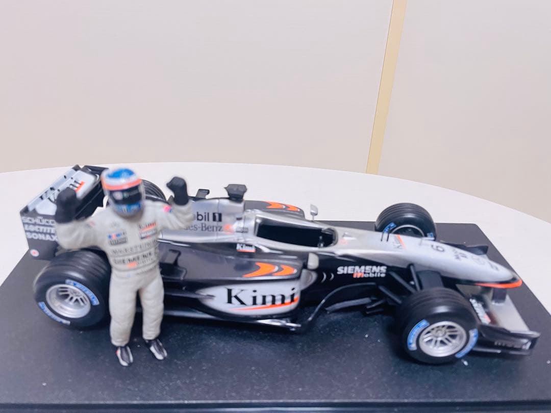 ホットウィール2003キミライコネンMalaysia優勝モデルカーフィギュア付き