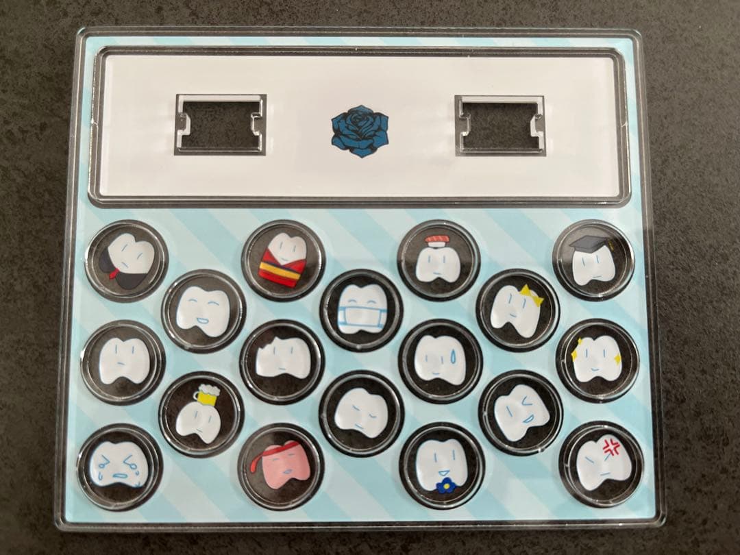 Ado はのガチャガチャです。アクリルガチャスタンド