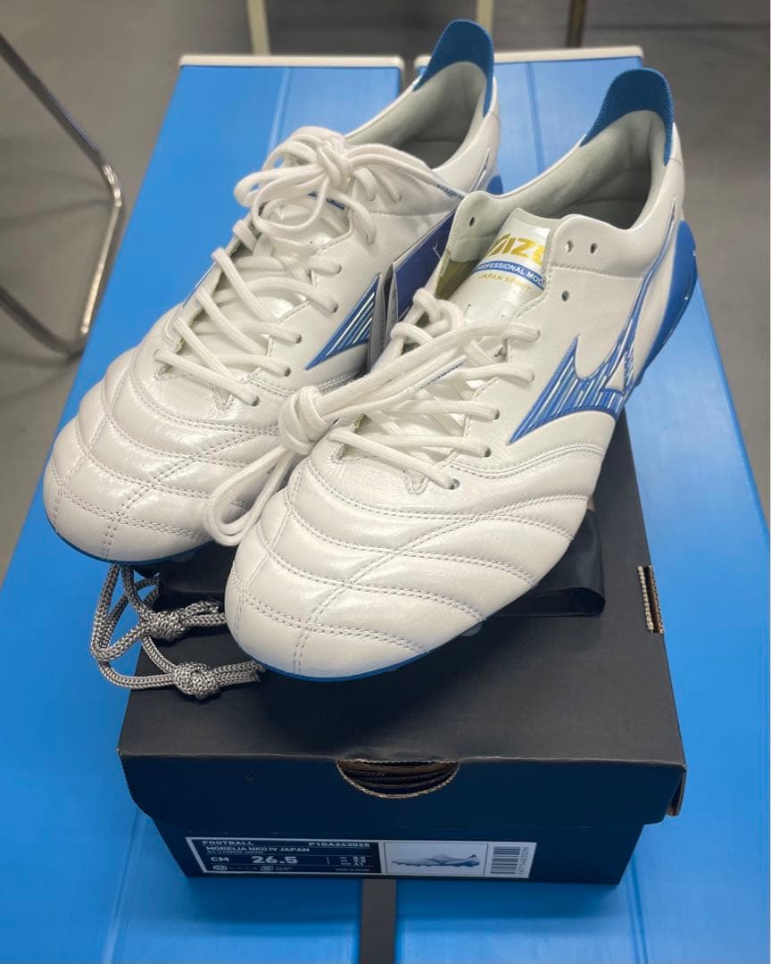 モレリアネオ 4 JAPAN（スーパーホワイトパール×レーザーブルー）