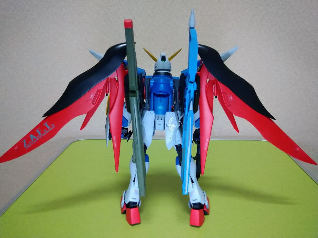 【オマケ付 全塗装済完成品】 MGストライクフリーダム デスティニー