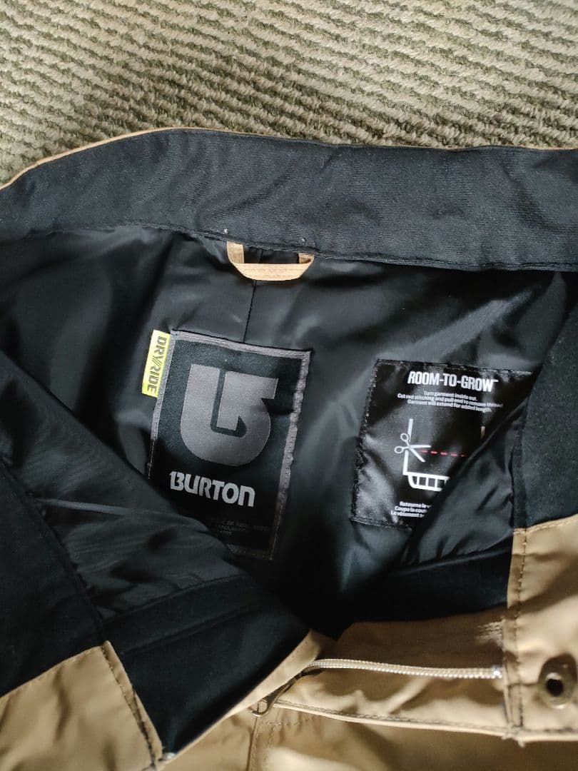 BURTON子ども用フード付きスキーウェア