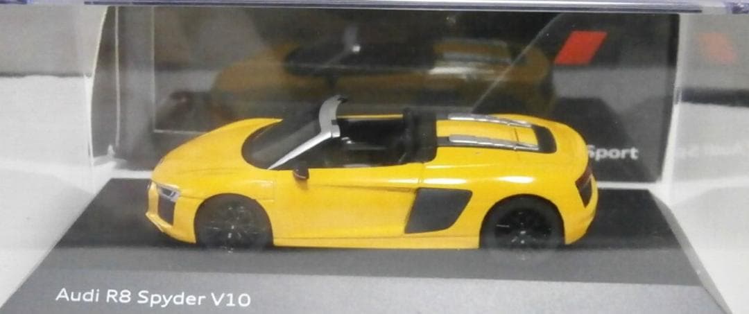 Audi R8 Spyder V10 イエロー ミニカー 1/43