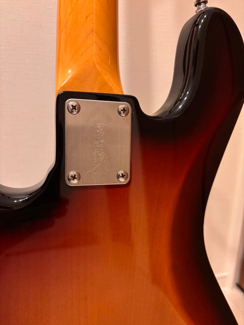 富士弦ネオクラシックジャズベース2015年製上位モデル　サンバースト