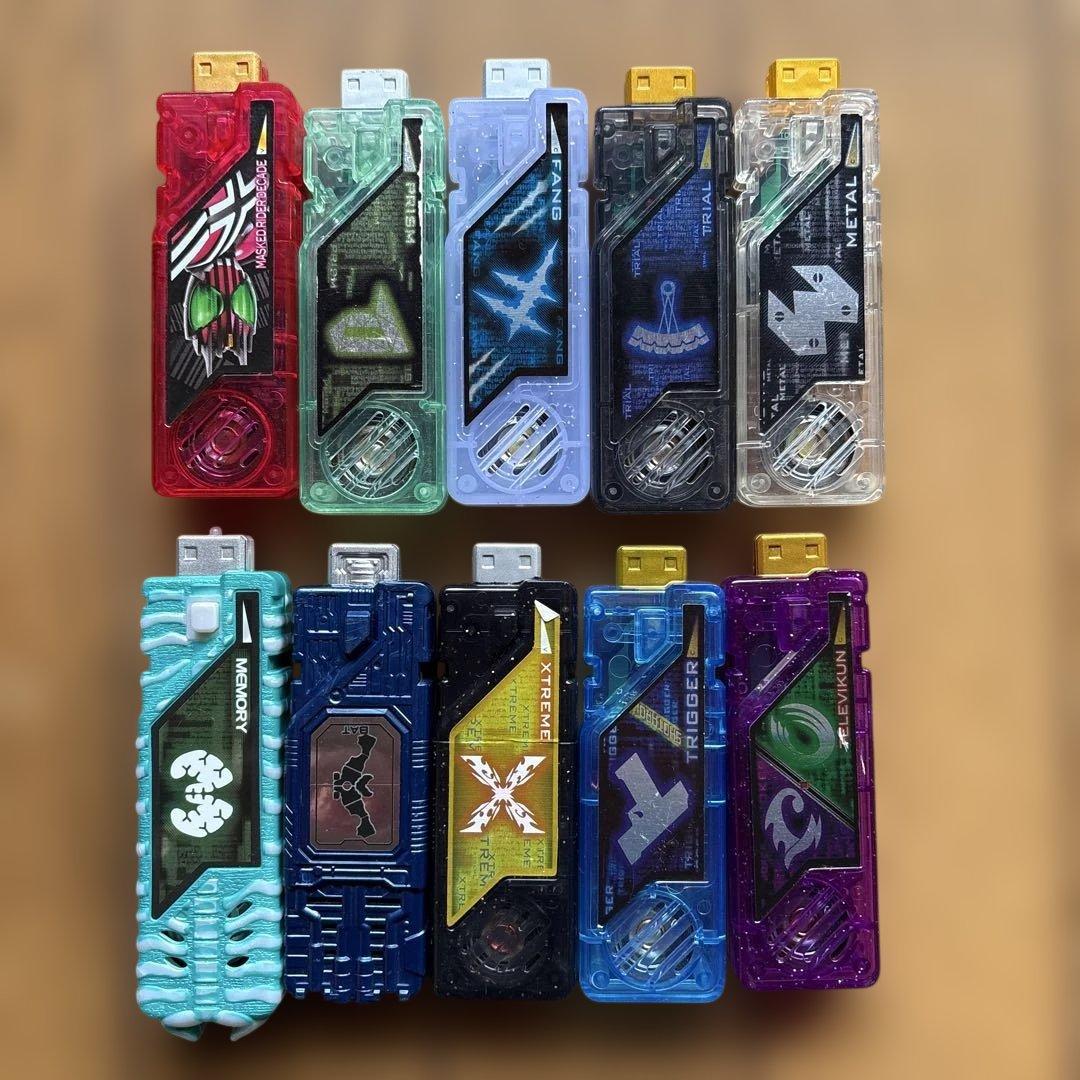 BANDAI 仮面ライダーダブル　ドライバー　エクストリーム他　ガイアメモリー