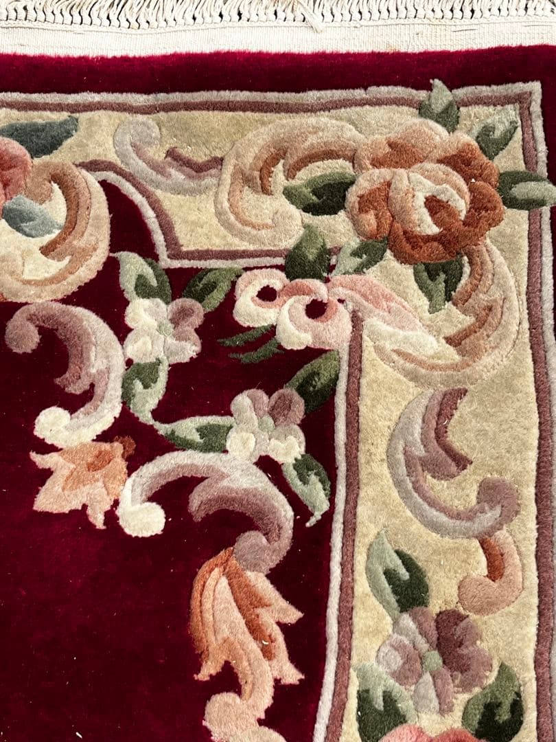 緞通　段通　絨毯　肉厚　花柄　房あり　厚さ2cm 綺麗なワインレッド