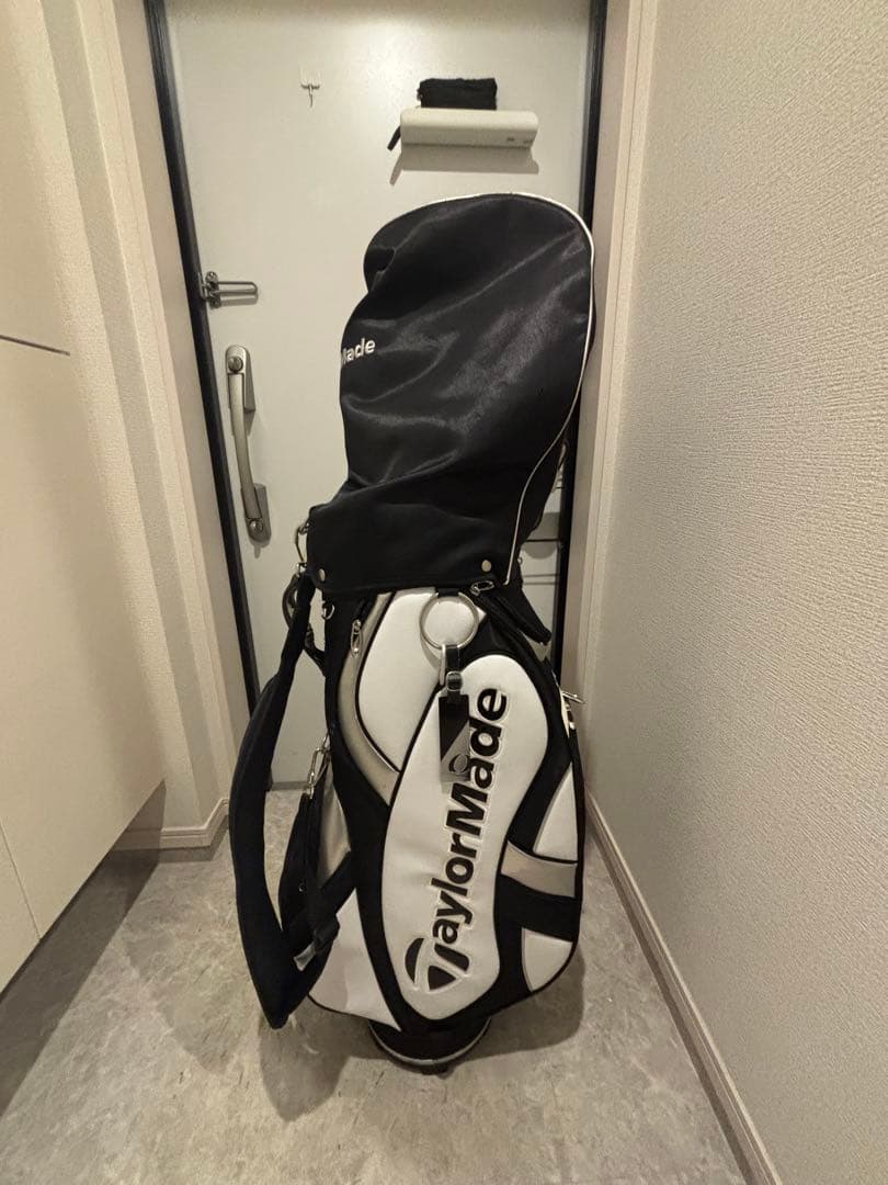 TaylorMade キャディバッグ 白黒