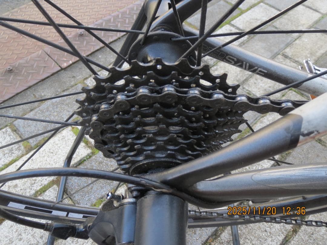 カーボン製ロードバイク　キャノンデール社製　シマノ20段変速　GPS付サイコン