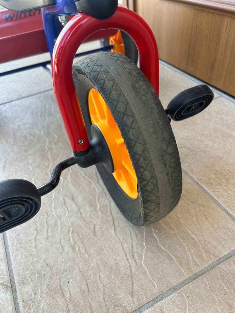 【最終値下げ】ボーネルンド ペリカンデザイン三輪車 Vハンドル （荷台つき）