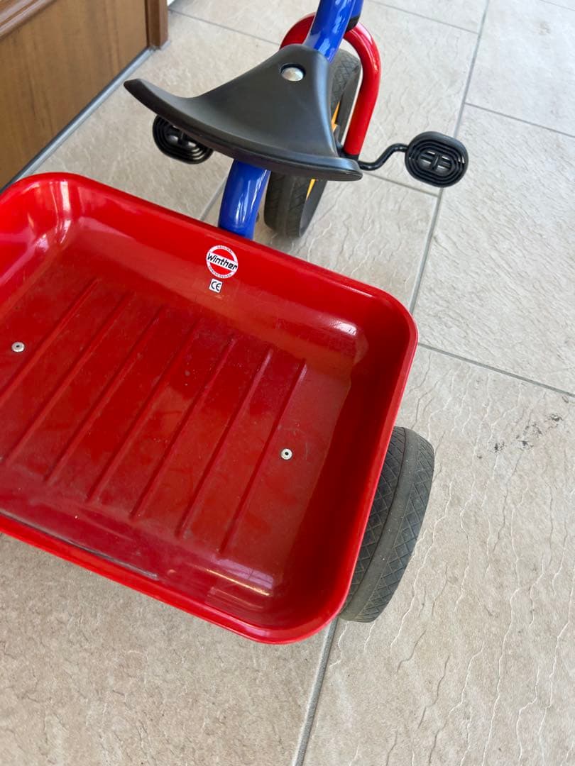 【最終値下げ】ボーネルンド ペリカンデザイン三輪車 Vハンドル （荷台つき）