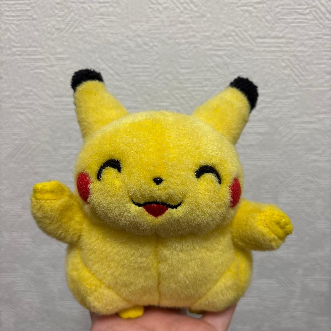 初期 ピカチュウ ぬいぐるみ　にっこり　TOMY トミー