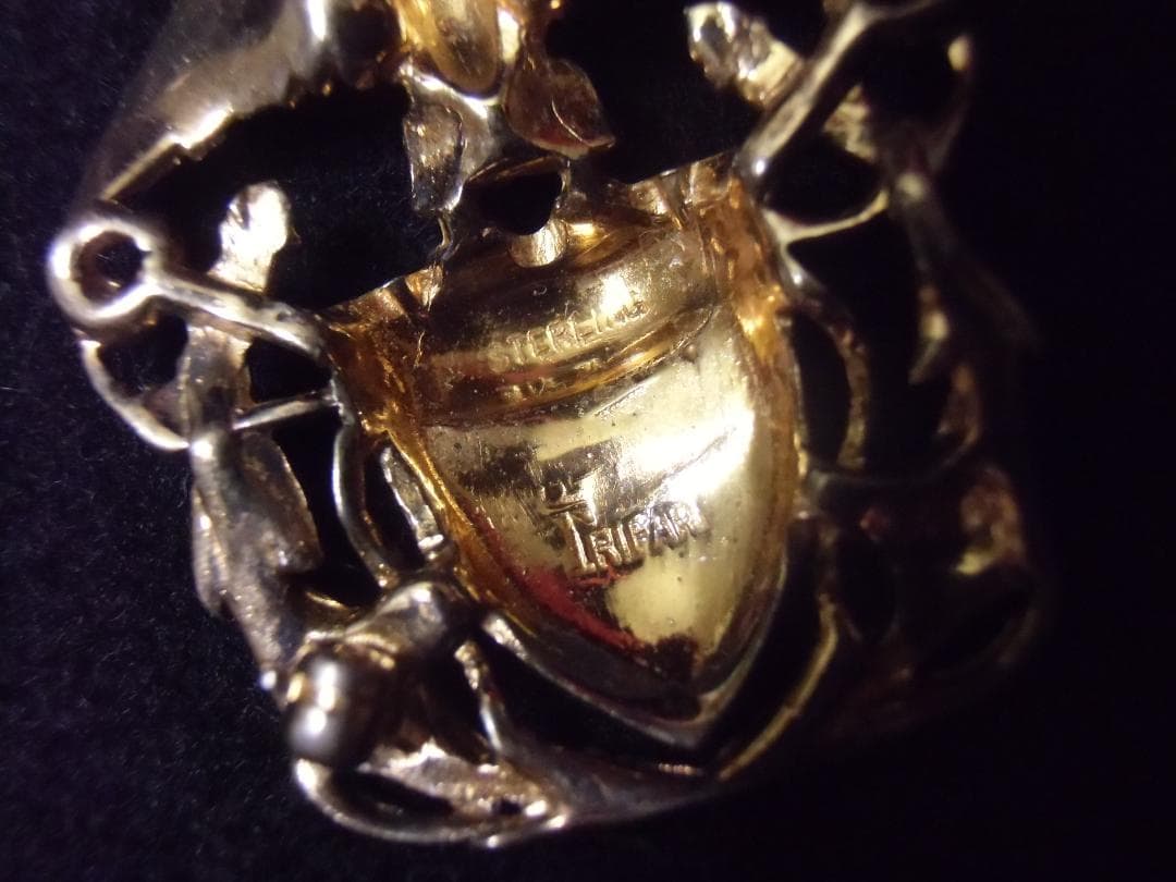 ★１９４１年＊アメリカ軍＊トリファリ社製＊海軍銀製＆金張り製ブローチ（実物）