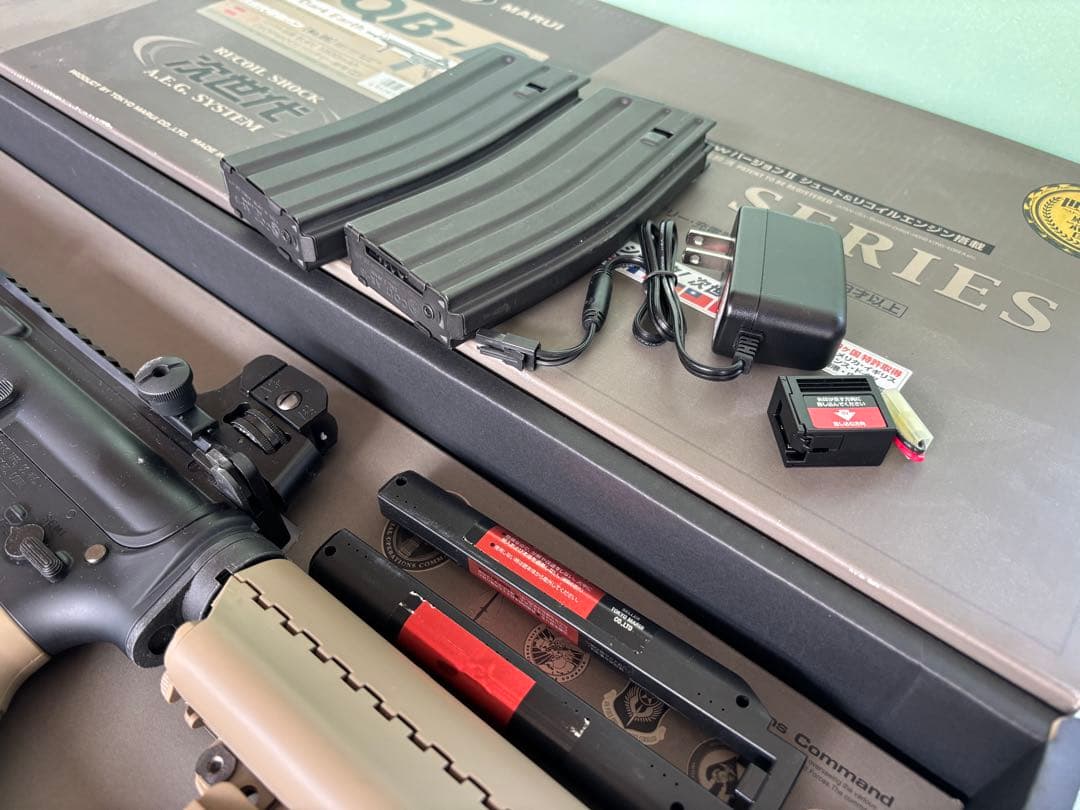 東京マルイ次世代電動ガンCQB-R バッテリー、マガジン2個付